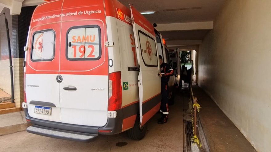 Acidente entre moto e caminhão mobiliza socorristas do Samu no 14 de Novembro