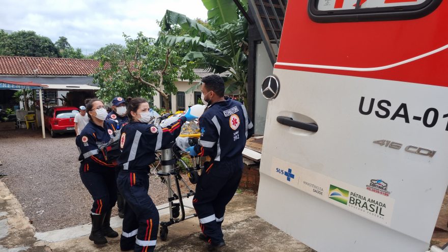 Socorristas do Samu reanimam idoso que foi encontrado em parada cardiorrespiratória no Centro
