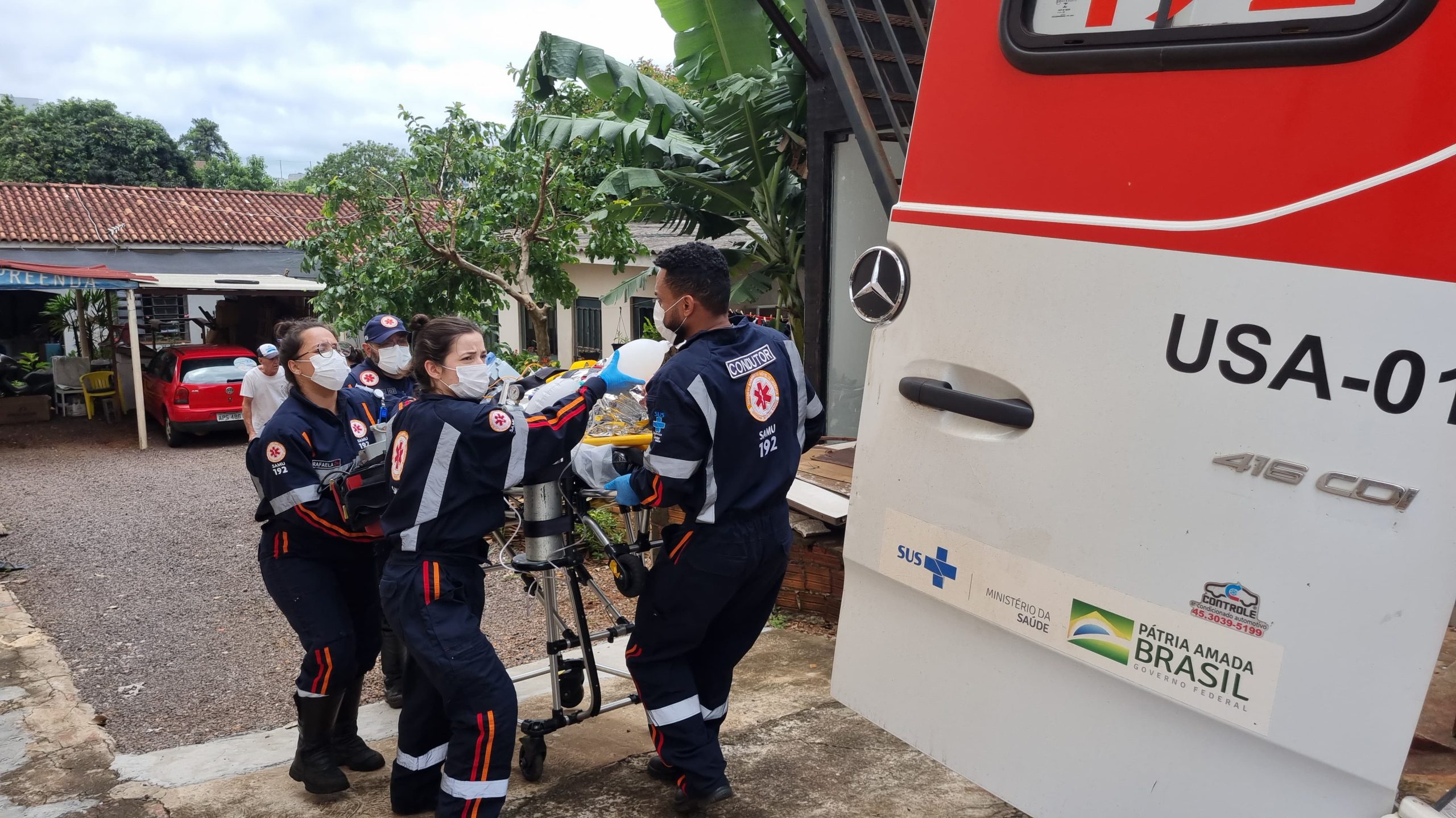 Socorristas do Samu reanimam idoso que foi encontrado em parada cardiorrespiratória no Centro