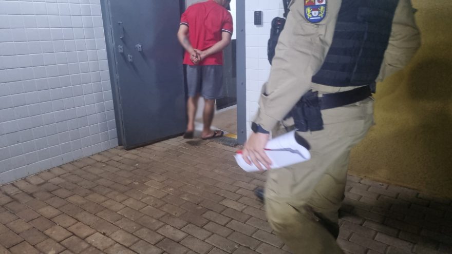 Homem é preso em Céu Azul por tentativa de estelionato com cheque de R$3.800,00