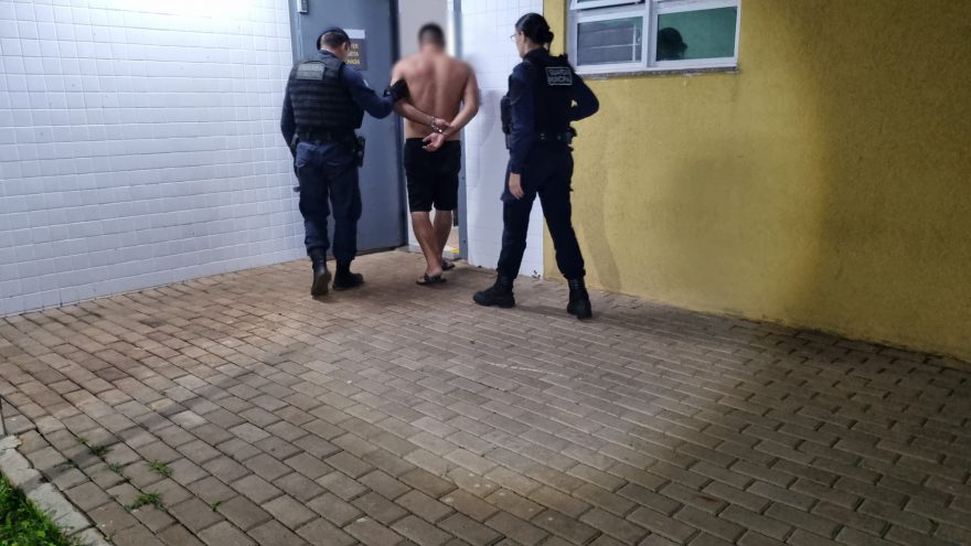 Clima natalino: homem é detido após ameaçar a companheira e a cunhada no Florais