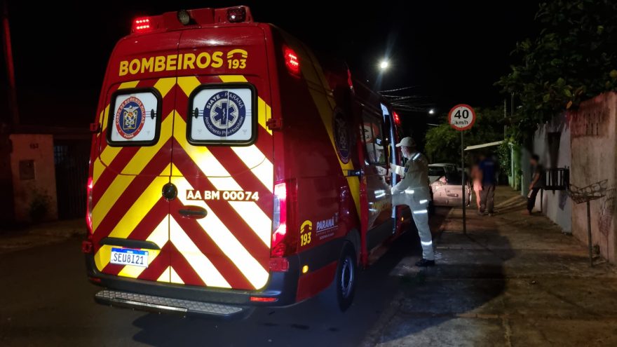 Jovem se fere com faca enquanto cozinhava em residência no Interlagos