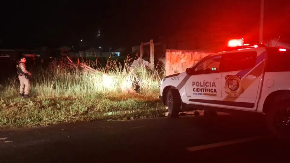 Moradores encontram corpo com cabeça esfacelada e encoberto por viga de concreto