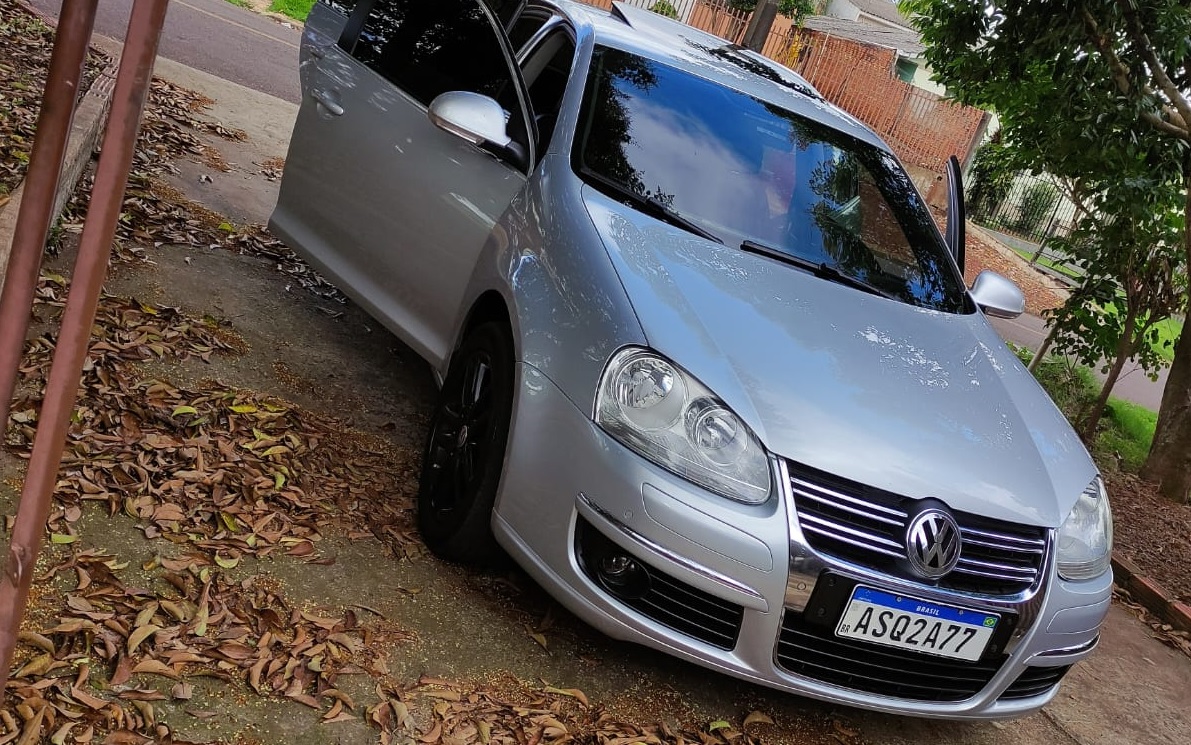 Jetta é furtado na Rua Inverno, em Cascavel