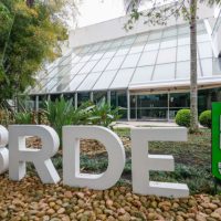 Imagem referente a Governador autoriza aumento de capital social do BRDE no Paraná com R$ 200 milhões
