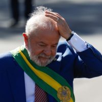 Imagem referente a Lula realiza hoje novo procedimento cirúrgico para drenar hematoma no cérebro