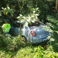 Imagem referente a Carro para em área de mata após idoso passar mal ao volante na BR-277 em Cascavel