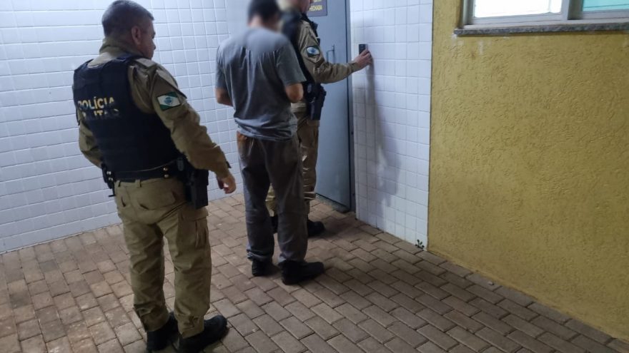 Polícia Militar detém homem acusado de violência doméstica