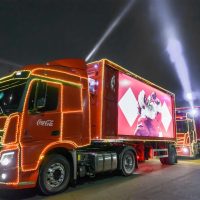 Imagem referente a Cascavel se ilumina: Caravana de Natal da Coca-Cola chega na próxima terça