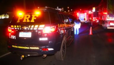 Imagem referente a Acidente envolve dois caminhões e um carro em Ponta Grossa