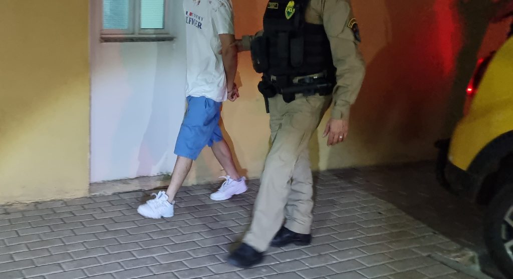 Mulher fica ferida após ser agredida pelo companheiro no Centro