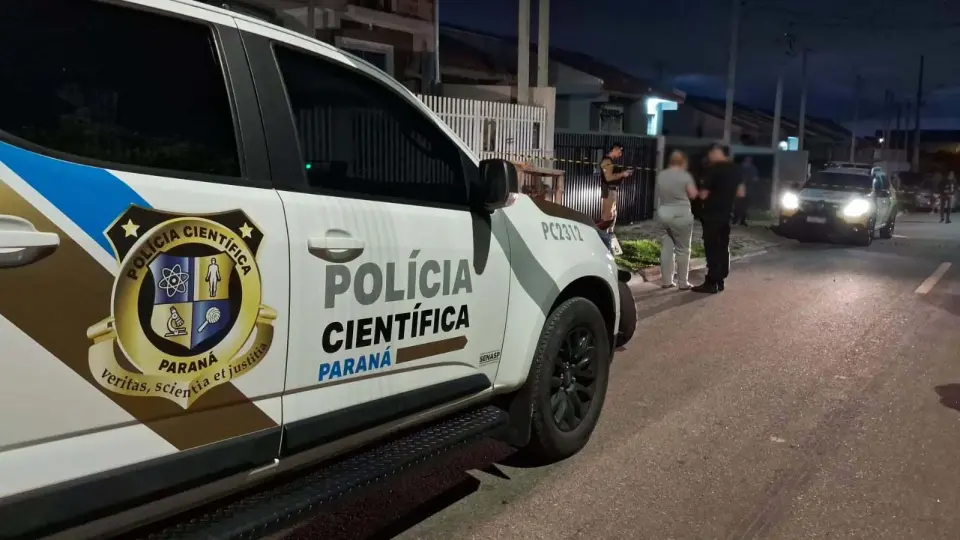 Na frente da neta de oito meses, pai mata a filha com várias facadas