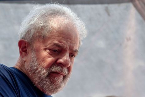 Imagem referente a Saiba quem é o único aliado político que visitou Lula no hospital até agora