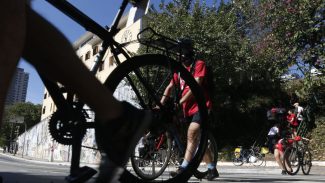 Produção de bicicletas convencionais cai, mas a das elétricas aumenta