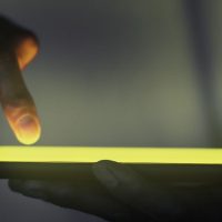 Imagem referente a Influenciadores faturam alto com vídeos misóginos no Youtube