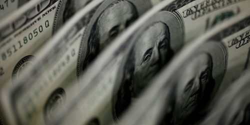 Imagem referente a Dólar sobe para R$ 6,03, apesar de intervenção do Banco Central