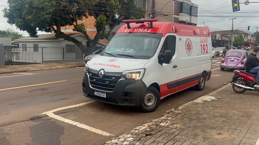 Duas motos se envolvem em acidente na Rua Jacarezinho