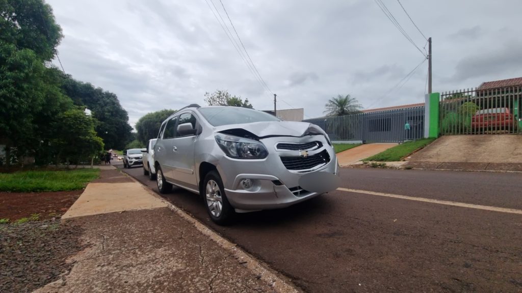 Menino de 12 anos é atropelado por carro no Bairro Santa Cruz