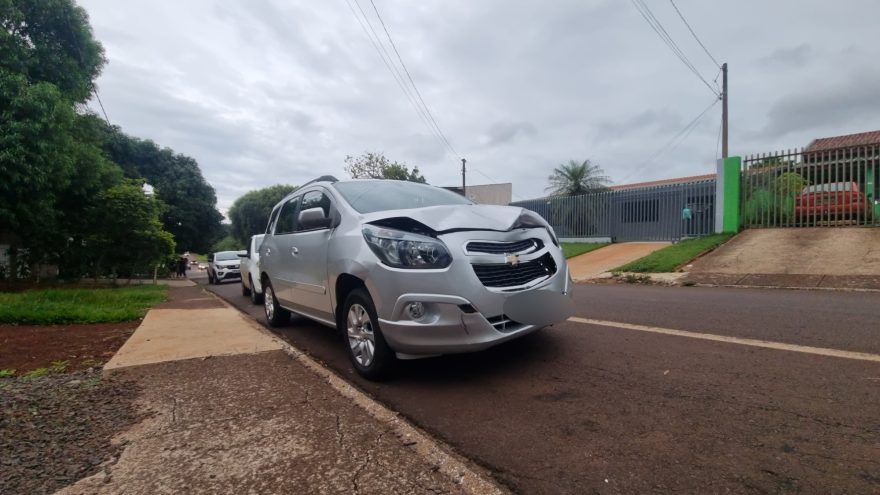 Menino de 12 anos é atropelado por carro no Bairro Santa Cruz