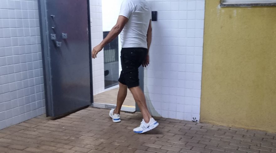 Machão que agrediu companheira em conveniência por pouco não é linchado no Florais do Paraná