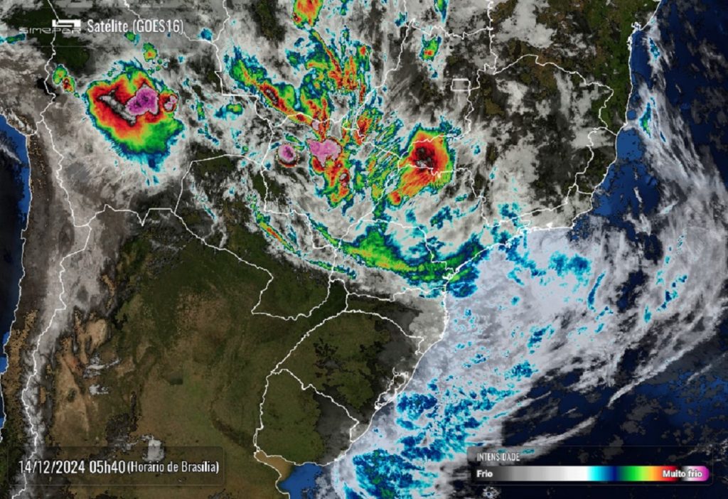 Sistema frontal traz instabilidade para Cascavel neste sábado; máxima deve ser de 26°C
