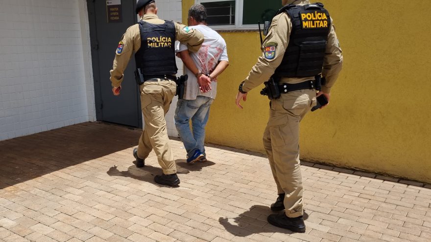 Homem aponta “revólver de brinquedo” para a Ex e é preso pela PM