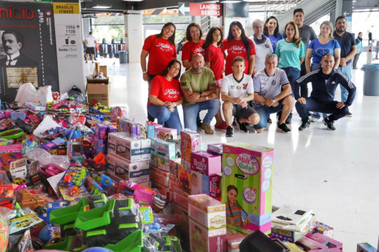 Futebol beneficente das forças de segurança arrecada 3 mil brinquedos para doação Futebol beneficente das forças de segurança arrecada 3 mil brinquedos para doação