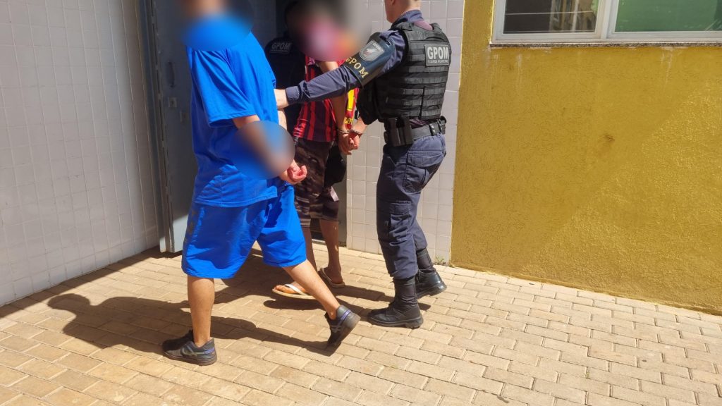 Suspeitos de atirarem contra mãe e filho em Cascavel são presos pela Guarda Municipal