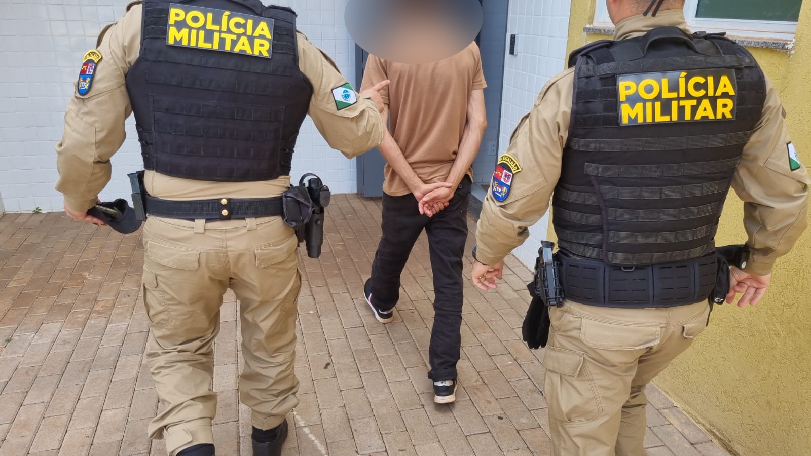 Homem tenta furtar produtos em mercado no Periolo e é detido Homem tenta furtar produtos em mercado no Periolo e é detido