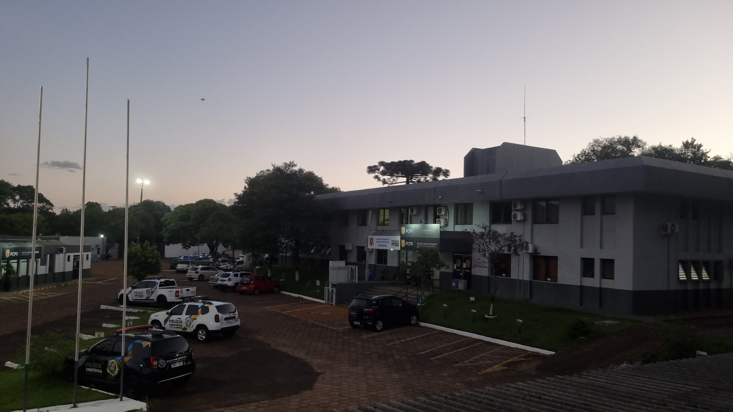 Homem é encontrado morto em residência no Jardim Consolata Homem é encontrado morto em residência no Jardim Consolata