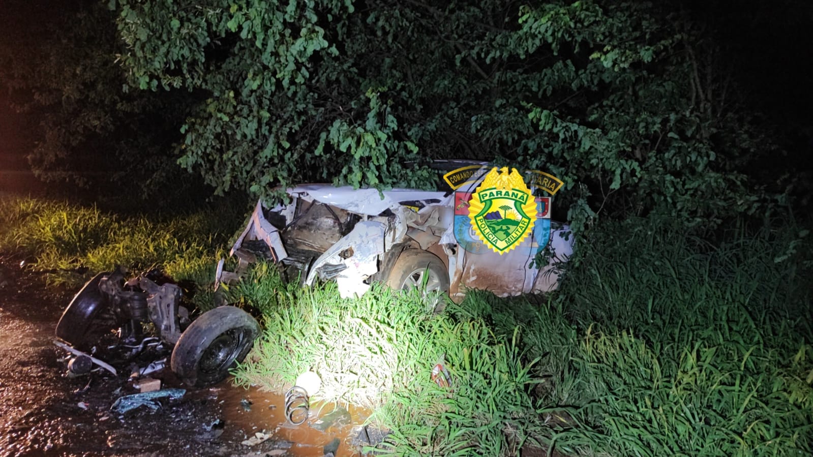 Colisão frontal deixa um morto e um idoso gravemente ferido