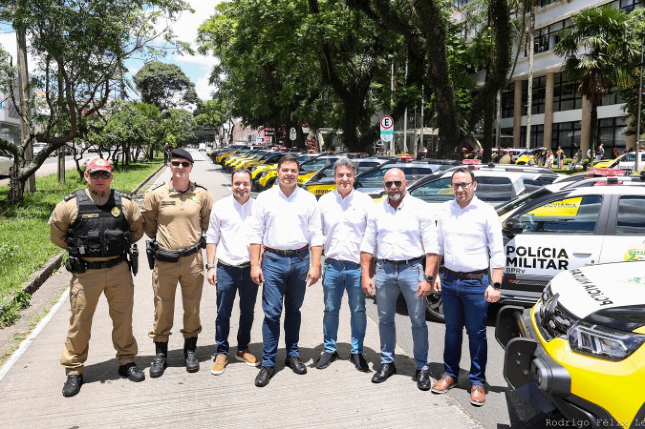 Reforço nas estradas: DER/PR entrega 36 viaturas e 5 cães ao Batalhão de Polícia Rodoviária Reforço nas estradas: DER/PR entrega 36 viaturas e 5 cães ao Batalhão de Polícia Rodoviária