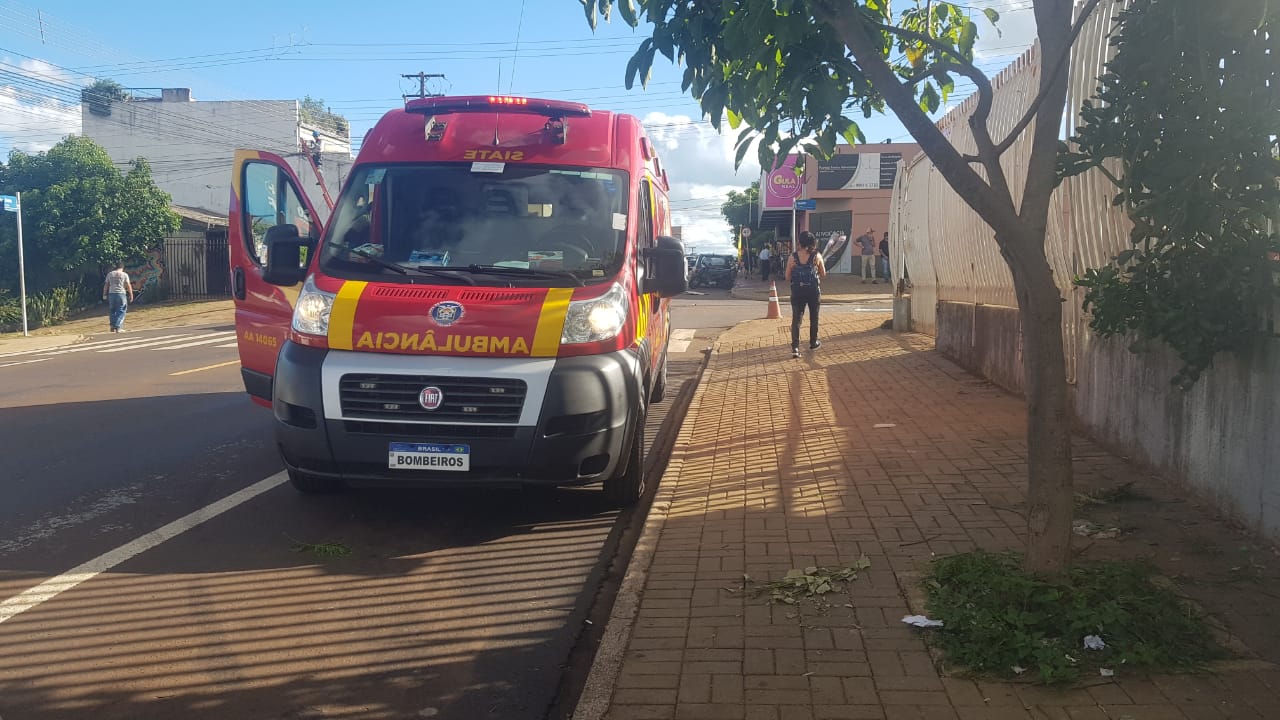 Adolescente de 17 anos, condutor de motocicleta se envolve em acidente no Bairro Santa Cruz Adolescente de 17 anos, condutor de motocicleta se envolve em acidente no Bairro Santa Cruz
