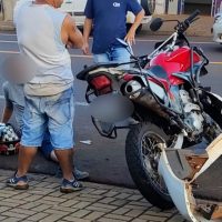 Imagem referente a Motociclista fica ferido após acidente na Rua Adolfo Garcia