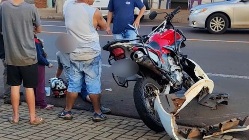 Imagem referente a Motociclista fica ferido após acidente na Rua Adolfo Garcia