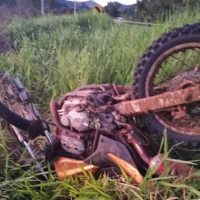 Imagem referente a Motociclista morre em grave acidente na PR-487 em Cândido de Abreu