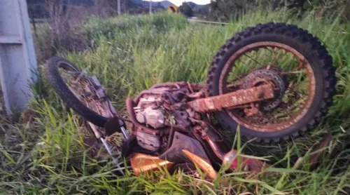 Imagem referente a Motociclista morre em grave acidente na PR-487 em Cândido de Abreu