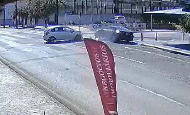 Imagem referente a Vídeo mostra forte colisão entre C3 e Elantra na Rua Paraná, no Centro