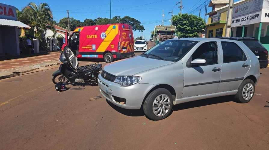 Acidente entre carro e moto deixa mulher com fratura exposta em Toledo Acidente entre carro e moto deixa mulher com fratura exposta em Toledo