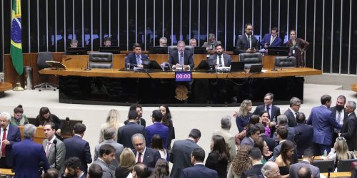 Imagem referente a Câmara rejeita mudanças do Senado e aprova reforma tributária