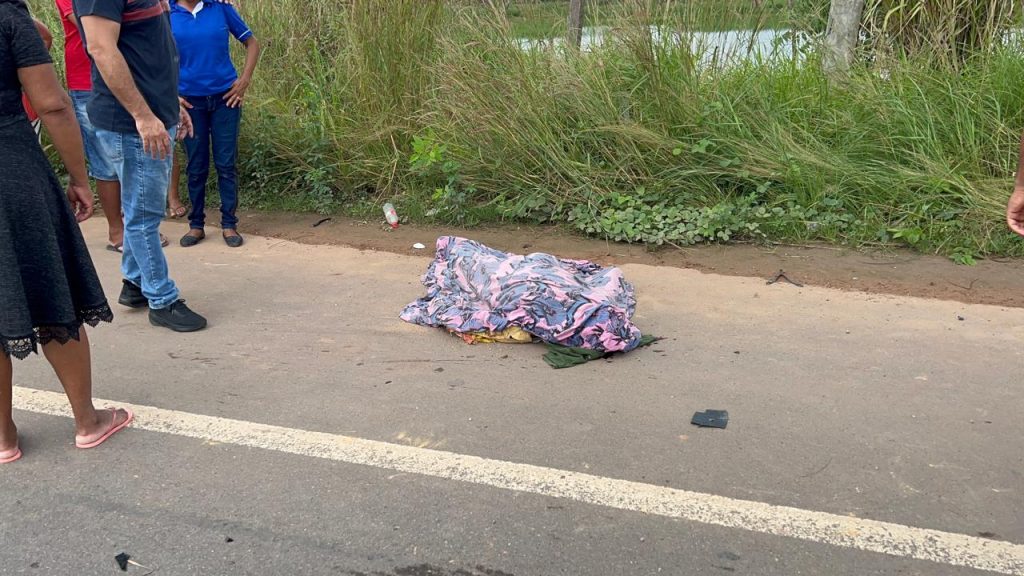 Entregador morre após ser atingido por carro na rodovia
