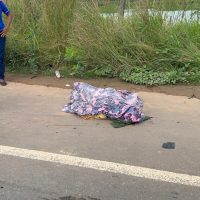 Imagem referente a Entregador morre após ser atingido por carro na rodovia