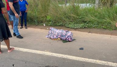 Imagem referente a Entregador morre após ser atingido por carro na rodovia