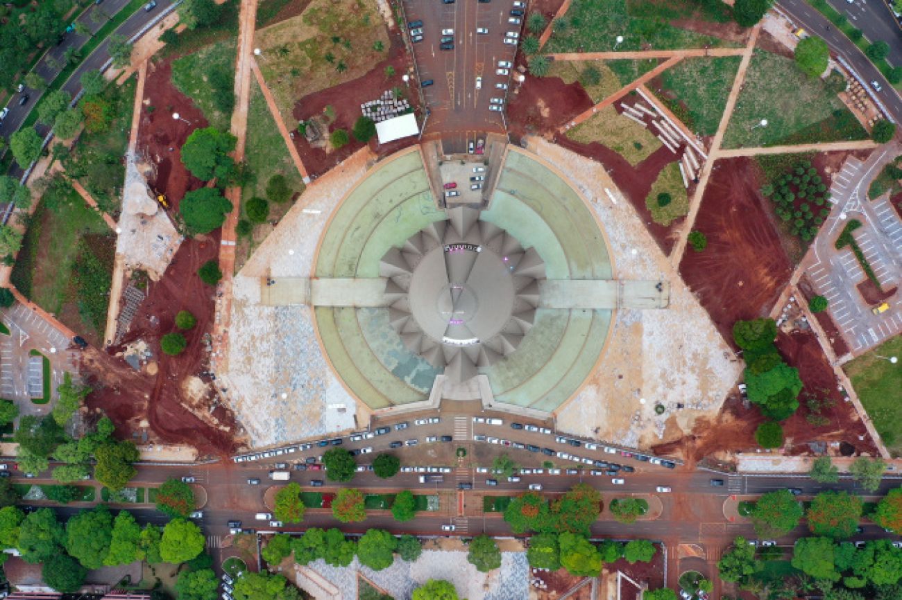 Mais de metade das obras do Eixo Monumental de Maringá já foi concluída Mais de metade das obras do Eixo Monumental de Maringá já foi concluída