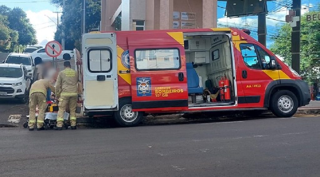 Idosa é atropelada ao ser colocada em carro após sair de clínica em Francisco Beltrão