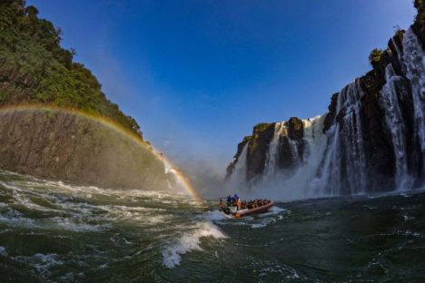 Imagem referente a Pesquisa com empresariado mostra crescimento e otimismo do setor de turismo no Paraná