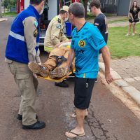 Imagem referente a Motociclista cai e fica ferido na Rua Flamboyant