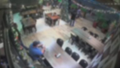 Imagem referente a Vídeo mostra momento em que gerente mata funcionário em pizzaria