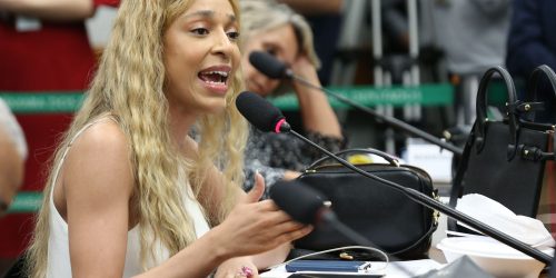 Imagem referente a PGR denuncia deputado por injúria contra Erika Hilton