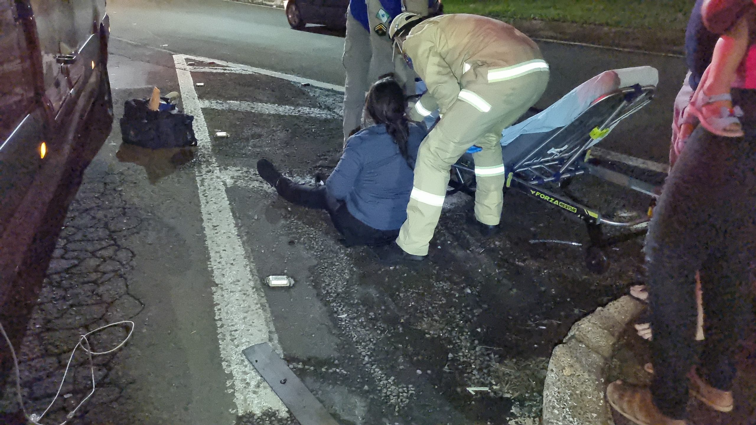 Mulher fica ferida em acidente no Trevo do 14 de Novembro